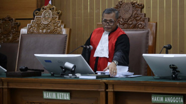 Hakim Djuyamto saat sidang putusan Praperadilan Hasto Kristiyanto