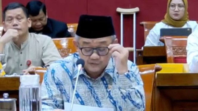Mendikdasmen Abdul Mu’ti dalam rapat bersama Komisi X DPR RI