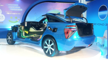 Toyota Mirai generasi pertama