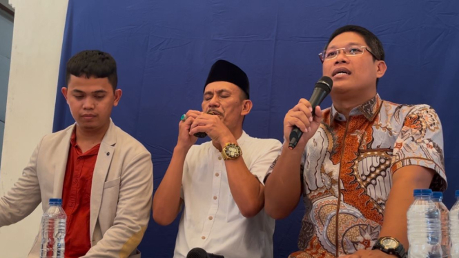 Kuasa hukum Arsin, Yunihar saat berikan keterangan pers 