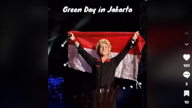Green Day saat konser di Jakarta