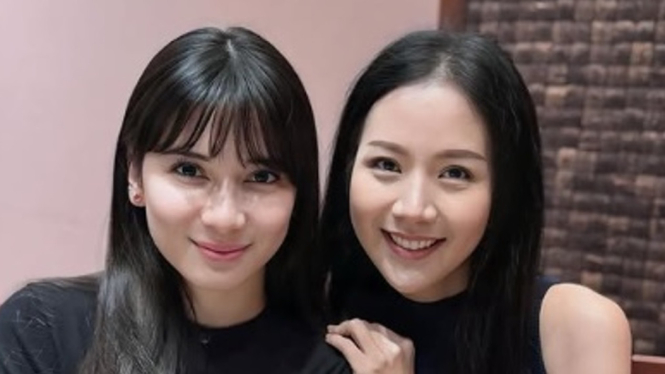 Iris Wullur dan Agnes Jennifer
