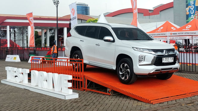 Mitsubishi Pajero Sport terbaru