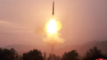 VIVA Militer: Rudal Balistik Antarbenua (ICBM) Hwasong-19 militer Korea Utara