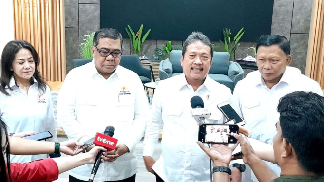 Menteri KKP Sakti Wahyu Trenggono dan para petinggi Kadin Indonesia.