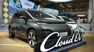 Mobil Listrik Ini Punya Fitur yang Memudahkan ‘Kaum Kartini’ Indonesia saat Berkendara