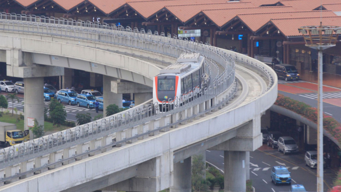 Kalayang atau skytrain bandara soetta