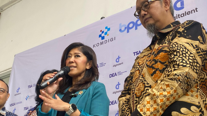 Menteri Komunikasi dan Digital (Menkomdigi), Meutya Hafid Usai Menghadiri Acara Al Cloud Competition, di Cikarang (Doc: Natania Longdong)