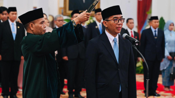 Prof Brian Yuliarto saat dilantik menjadi Menteri Pendidikan Tinggi, Sains, dan Teknologi (Mendikti Saintek) di Istana Negara, Jakarta Pusat, Rabu, 19 Februari 2025 (sumber: Laily Rachev - Biro Pers Sekretariat Presiden)