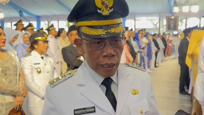 Bupati Kabupaten Tapanuli Tengah, Masinton Pasaribu