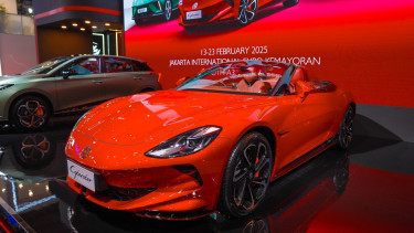 Cyberster, roadster listrik yang dipamerkan di booth MG Motor pada IIMS 2025