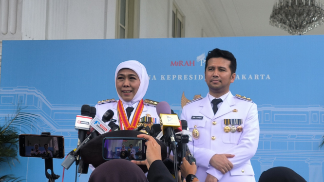 Gubernur dan Wakil Gubernur Jawa Timur, Khofifah Indar Parawansa-Emil Dardak di Kompleks Istana Kepresidenan, Jakarta Pusat, Kamis, 20 Februari 2025