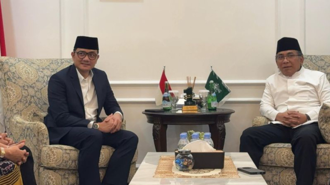 Kepala Badan Pelaksana BPKH, Fadlul Imansyah dan Ketum PBNU Yahya Cholil Staquf.