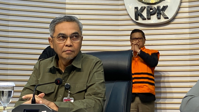 Sekjen PDIP Hasto Kristiyanto resmi ditahan KPK usai menjadi  tersangka kasus korupsi