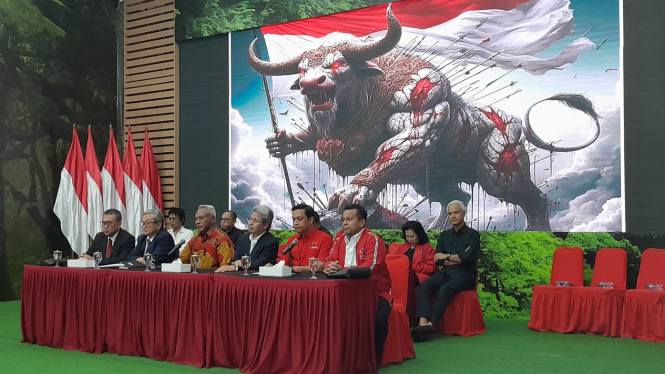 [dok. Jajaran Pengurus DPP PDI Perjuangan, dalam konferensi pers di kantor DPP PDI Perjuangan, kawasan Menteng, Jakarta Pusat, Kamis, 20 Februari 2025]