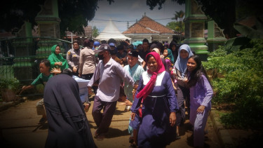 VIVA Militer: Warga serbu rumah Dandim Purwakarta.
