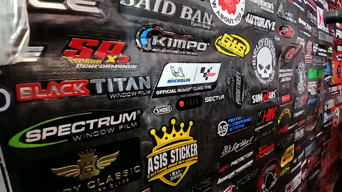 Stiker embos