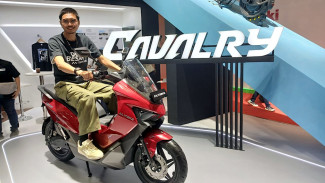 Tips Aman Naik Motor Listrik ala Duta Sheila on 7