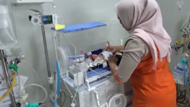 Foto : Seorang Ibu Melahirkan Empat Bayi Kembar di Rumah Sakit Kabupaten Batanghari Jambi 