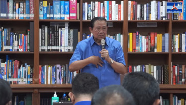 Ketua Majelis Tinggi Partai Demokrat, Susilo Bambang Yudhoyono (SBY) saat memberikan arahan ke 38 Ketua DPD Partai Demokrat (sumber: tangkapan layar YouTube Partai Demokrat)