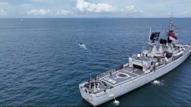 VIVA Militer: KRI OWA-354 TNI AL patroli di wilayah Perairan Ambalat