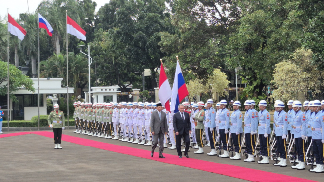 VIVA Militer: Menhan RI Sjafrie sambut kedatangan Sekretaris Federasi Rusia