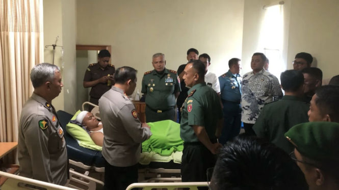 VIVA Militer: Pangdam VI/Mlw jenguk anggota Polres Tarakan di Rumah Sakit