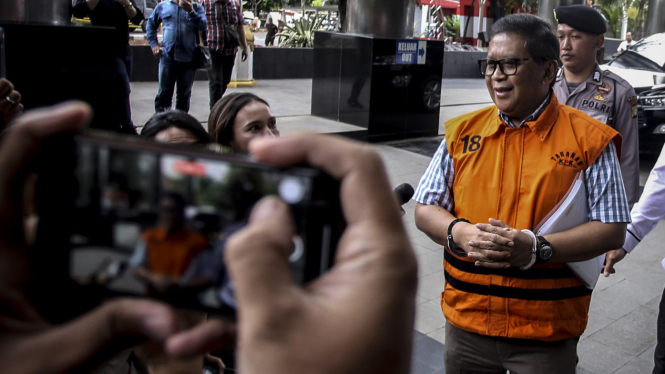 Pemeriksaan Hasto Kristiyanto Sebagai Tersangka Kasus Suap di KPK