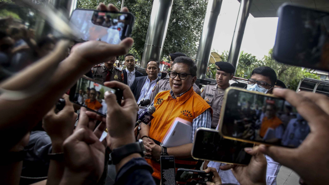 Sekjen PDIP Hasto Kristiyanto saat diperiksa sebagai tersangka kasus suap di KPK