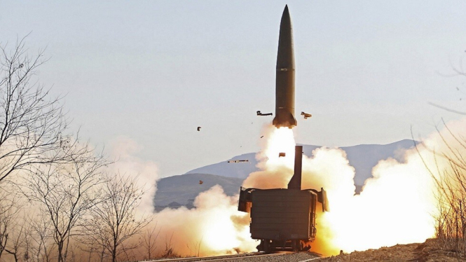 VIVA Militer: Rudal balistik Hwasong-11a militer Korea Utara