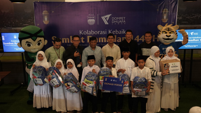Persib dan Dompet Dhuafa Jabar Berbagi Kebaikan dalam Menyambut Bulan Ramadhan (foto: Dede Idrus) 