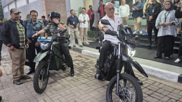 VIVA Militer: Karo Infohan Kemhan RI Brigjen TNI Frega Wenas dan Deddy Corbuzier