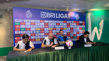 Pelatih Persib, Bojan Hodak dan Marc Klok (foto: Dede Idrus) 