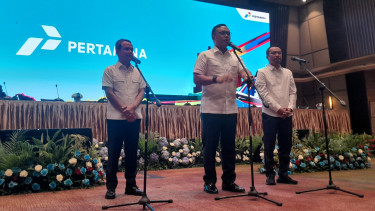 Direktur Utama PT Pertamina (Persero), Simon Aloysius Mantiri, dalam konferensi pers di Grha Pertamina, Jakarta Pusat, Senin, 3 Maret 2025