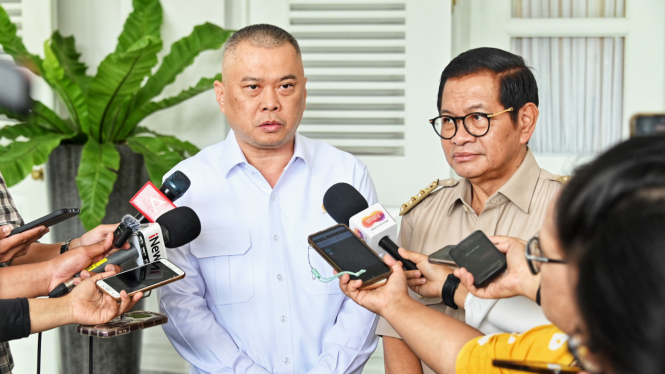 Menhub Dudy Purwagandhi bertemu dengan Gubernur DKI Jakarta Pramono Anung  