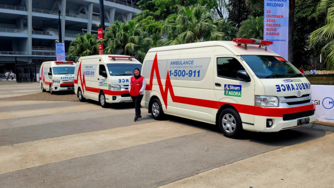  dr. Wahyuni dengan Ambulance Siloam, kecepatan respons ambulans sangat diperlukan untuk selamatkan pasien