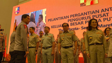 Momen Wakapolri Komjen Ahmad Dofiri melantik pengurus PAW KBPP Polri di Gedung The Tribrata, Jakarta Selatan