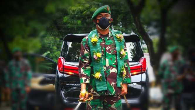 VIVA Militer: Mayjen TNI  (Purn.) Andi Sumangerukka