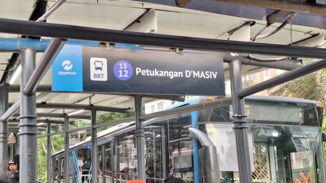 Halte Petukangan DMasiv