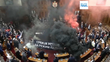 Sidang Perlemen Serbia Ricuh hingga Lempar Granat Kejut (Doc: Euro News)