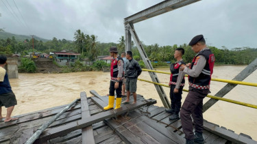 Jembatan Noyo di Kabupaten Nias Barat, terputus. (dok Polres Nias)