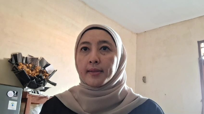 Ibu kandung Nizam, Fitri Pratiwi mengkritik tuntutan JPU yang hanya menuntut tersangka hukuman 20 tahun penjara. 