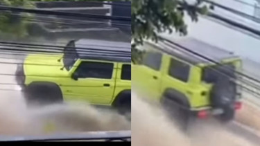 Suzuki Jimny Terjang Banjir Berarus Deras