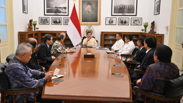 Momen Presiden RI Prabowo Subianto bertemu dengan delapan pengusaha kelas kakap Tanah Air (sumber foto: Biro Pers Sekretariat Presiden)