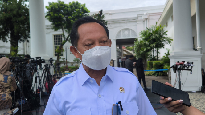 Mendagri Tito Karnavian di Kompleks Istana Kepresidenan, Jakarta Pusat, Jumat, 7 Maret 2025