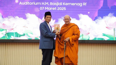 Menteri Agama (Menag) RI, Nasaruddin Umar (kiri).