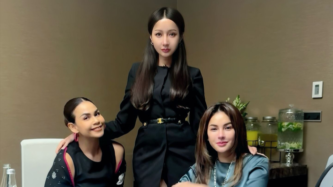 Lucinta Luna bersama Nikita Mirzani