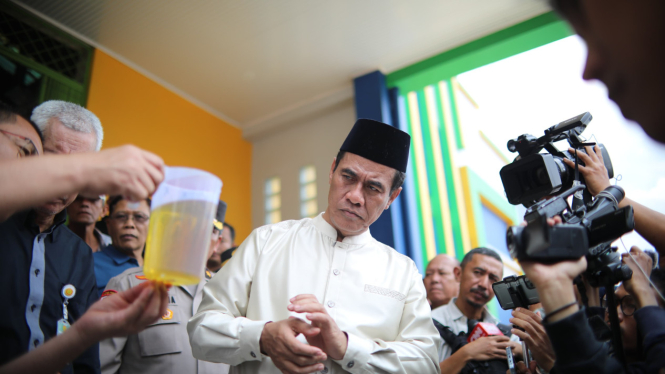 Menteri Pertanian Andi Amran  Sulaiman melakukan inspeksi mendadak (sidak) ke Pasar Jaya Lenteng Agung, Jakarta Selatan