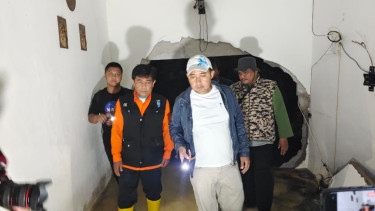 Wakil Wali Kota Depok, Chandra Rahmansyah tinjau banjir di Perumahan RGS