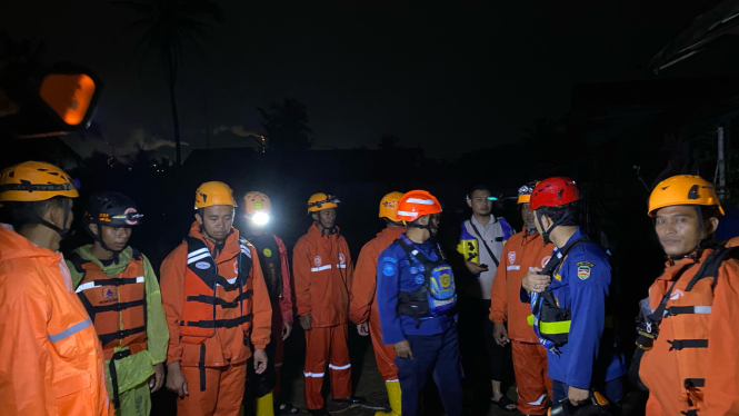  Badan Penanggulangan Bencana Daerah (BPBD) Kabupaten Purwakarta evakuasi korban banjir (dok: BNPB)